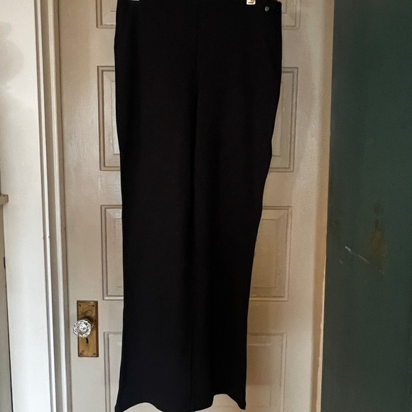 Elegant Black Wide-Leg Pants by Fabletics - Picture 1 of 7